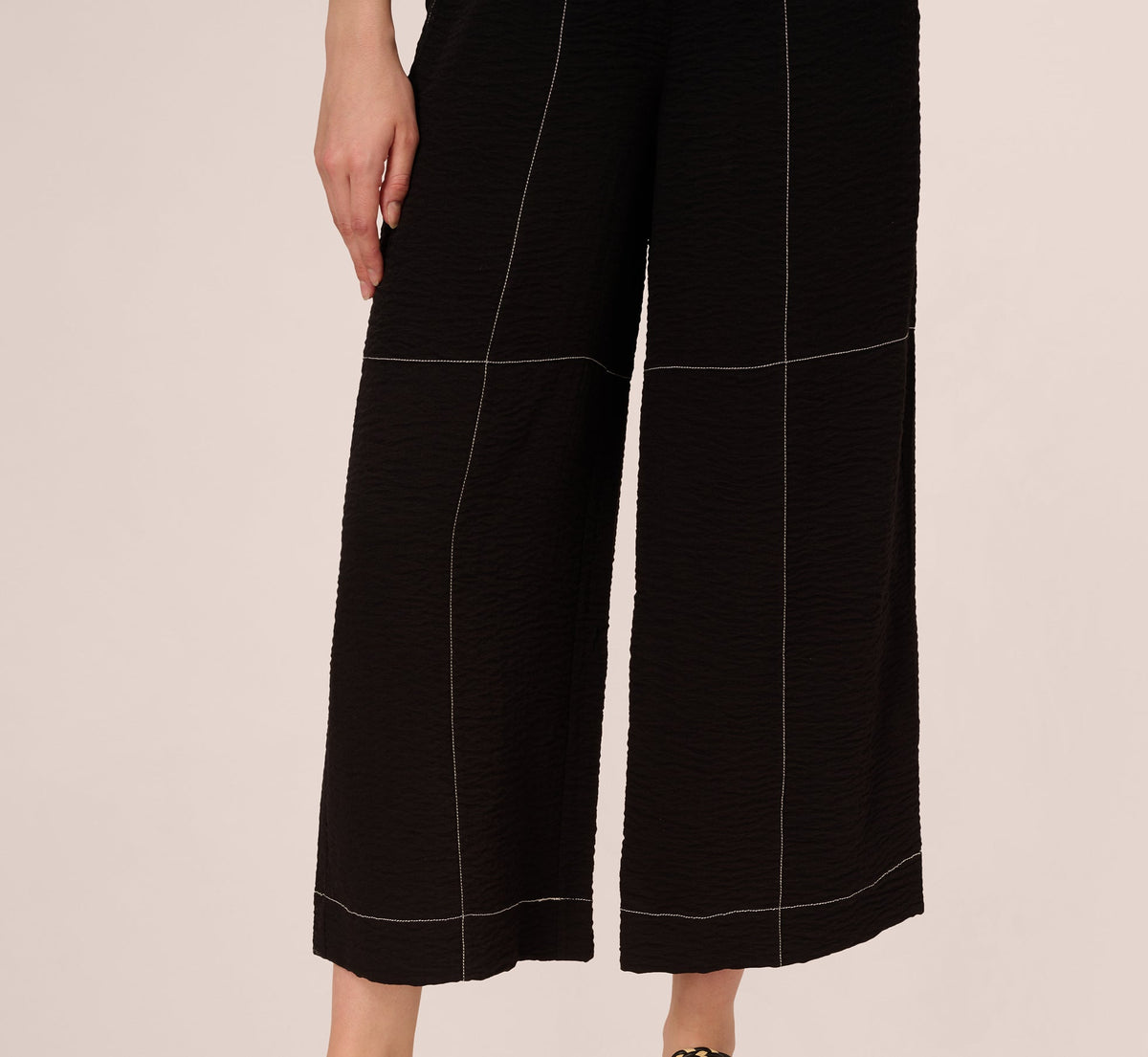 Contrast Stitching Crinkle Midi Pant - Black Ivory | Adrianna Papell